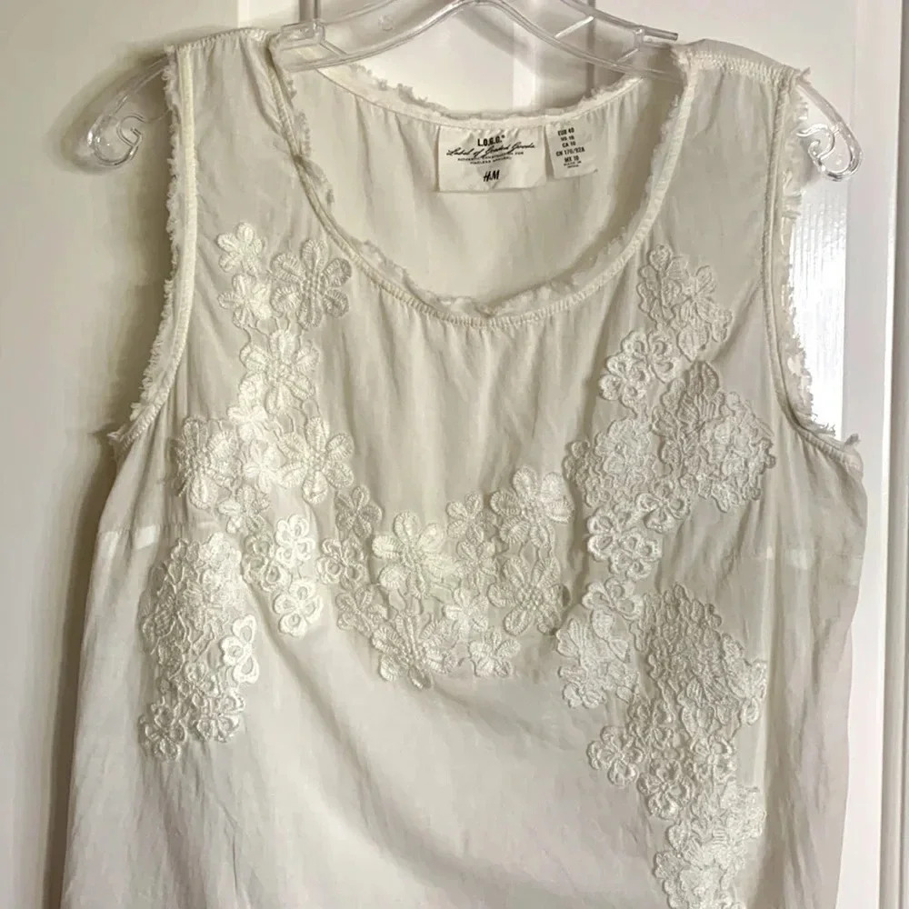 EUC womens H&M LOGG sheer white cotton blouse size 10 with appliqué flowers - Picture 2 of 5